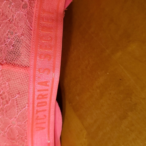 Victoria Secret Bombshell Razorback Bra - Picture 4 of 6